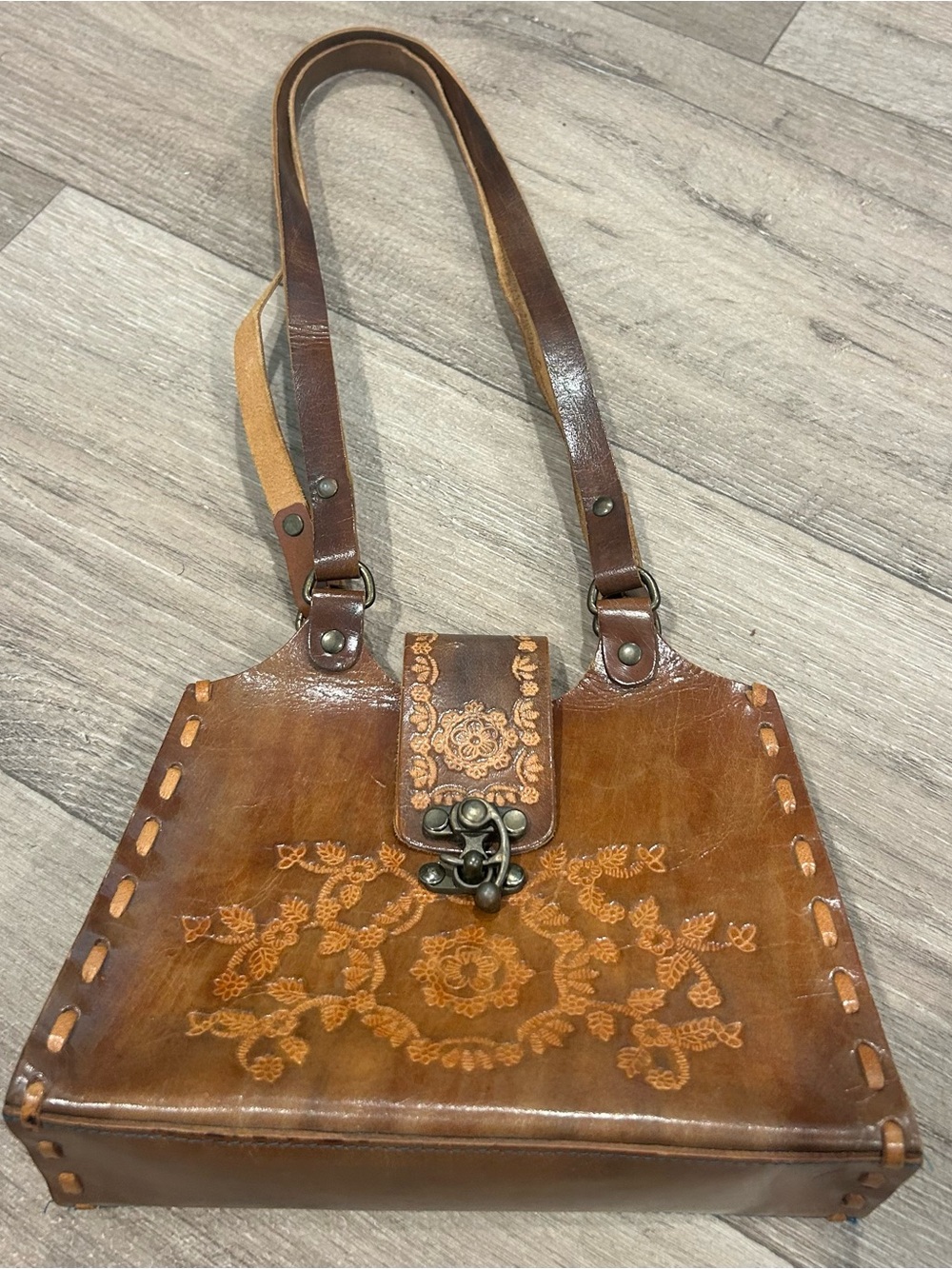 Vintage 70s Tooled
Leather Handbag Boho Hippie
Shoulder Bag Brass Clasp
